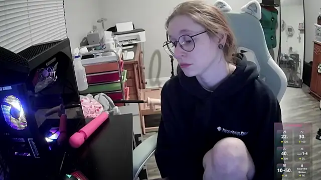 Snapshot of LilyFoxxx chatting on February 11, 7:02 am LilyFoxxx online show from February 11, 7:02 am