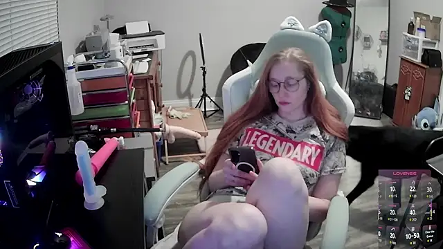 Snapshot of LilyFoxxx chatting on February 15, 6:54 am LilyFoxxx online show from February 15, 6:54 am