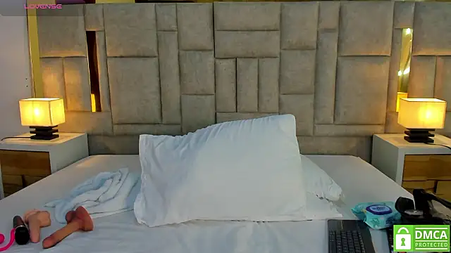 valtira nova online show from March 23, 7:07 pm