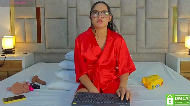 valtira nova online show from May 7, 7:41 pm
