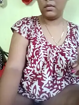 Snapshot of Super-Couple chatting on June 16, 8:39 am Super-Couple online show from June 16, 8:39 am