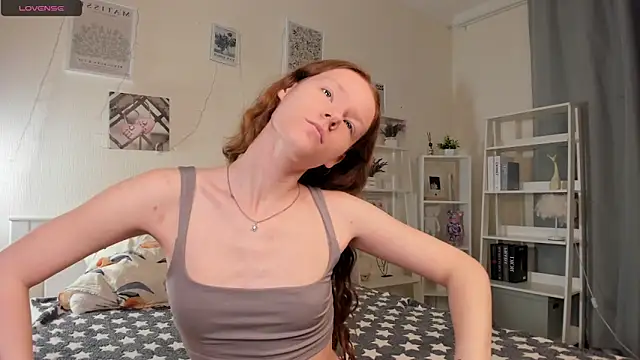 ZaraBluitt online show from November 18, 8:41 am