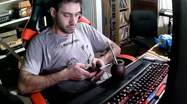 Snapshot of johnwood88 chatting on February 27, 10:37 am johnwood88 online show from February 27, 10:37 am