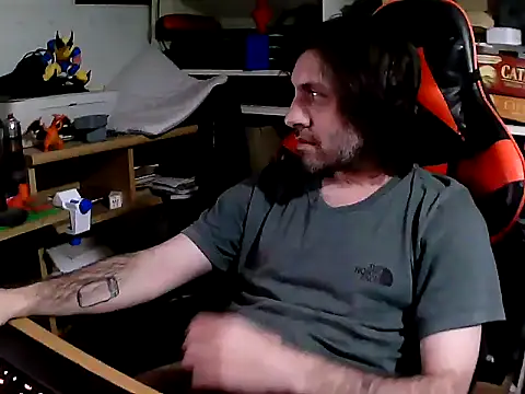 Snapshot of johnwood88 chatting on November 1, 4:36 am johnwood88 online show from November 1, 4:36 am