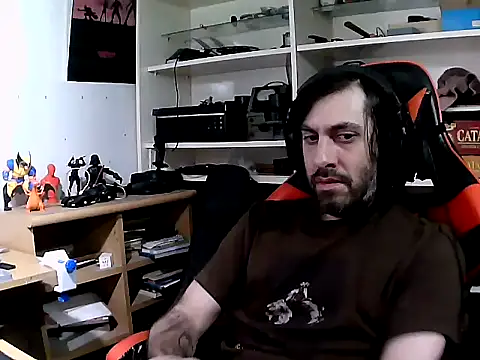 Snapshot of johnwood88 chatting on November 13, 5:39 am johnwood88 online show from November 13, 5:39 am