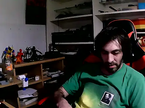 Snapshot of johnwood88 chatting on November 15, 10:48 pm johnwood88 online show from November 15, 10:48 pm