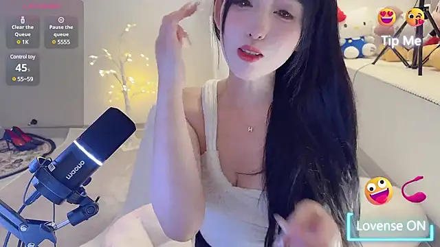 Unique-yiyi online show from February 10, 7:28 pm