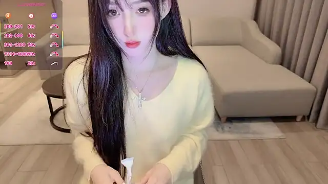 Unique-yiyi online show from October 25, 5:40 pm