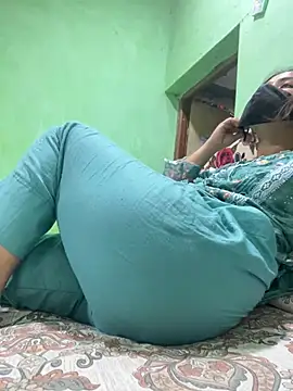 Black Glow online show from March 10, 5:07 pm