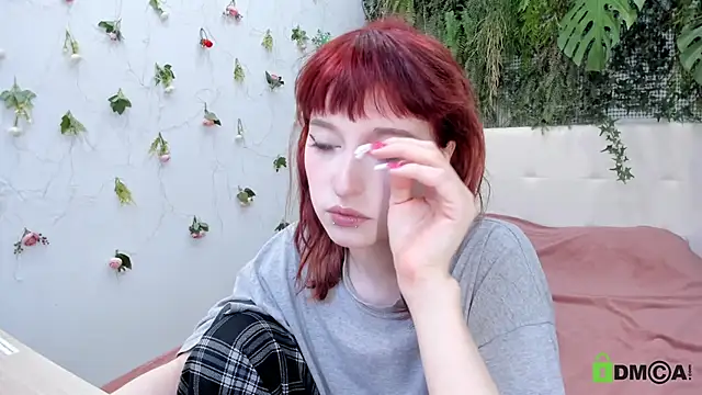 Snapshot of ElizaNik_ chatting on February 6, 9:40 pm ElizaNik online show from February 6, 9:40 pm