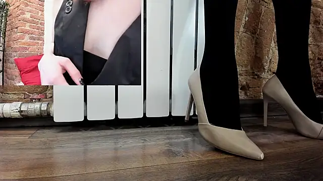 Snapshot of ElizaNik_ chatting on March 21, 11:08 pm ElizaNik online show from March 21, 11:08 pm