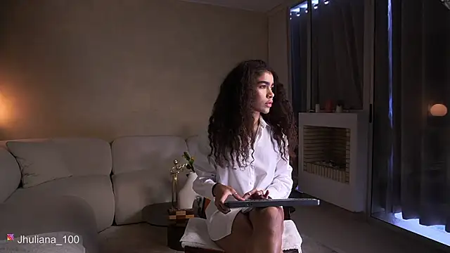 paulacora100 online show from January 17, 1:27 pm