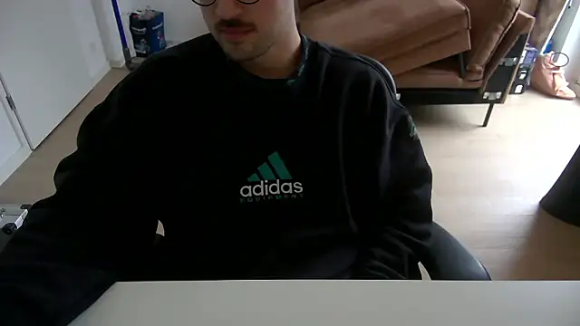 taallguyy 196 online show from January 12, 10:09 am