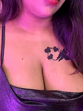 wildestcouplee online show from November 9, 5:44 pm