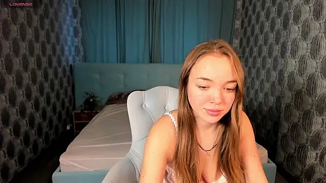 Snapshot of Christy_Little chatting on December 24, 8:33 am Christy Little online show from December 24, 8:33 am
