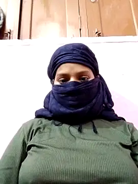 Snapshot of Shivani_Tivari chatting on December 5, 6:55 pm Shivani Tivari online show from December 5, 6:55 pm