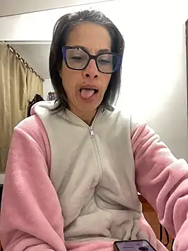 Snapshot of Goddess-Love- chatting on June 29, 9:15 am Goddess-Love- online show from June 29, 9:15 am