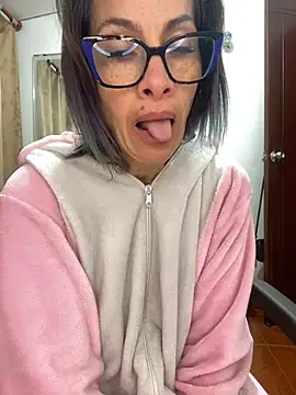Snapshot of Goddess-Love- chatting on June 29, 10:15 am Goddess-Love- online show from June 29, 10:15 am