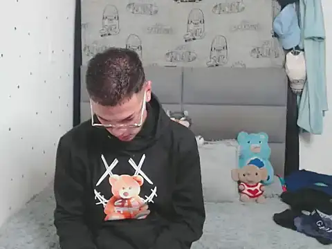 MarceloMilk online show from October 17, 9:06 pm