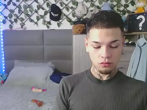 MarceloMilk online show from October 31, 4:57 am