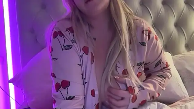 blairbella online show from November 19, 6:41 pm