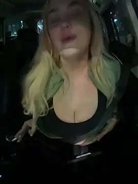 blairbella online show from January 18, 6:44 pm