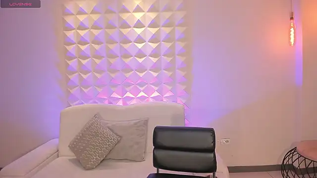 AlinaKravitz online show from February 8, 6:22 pm