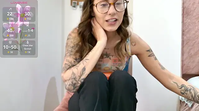 Emmy petit online show from February 24, 6:28 pm