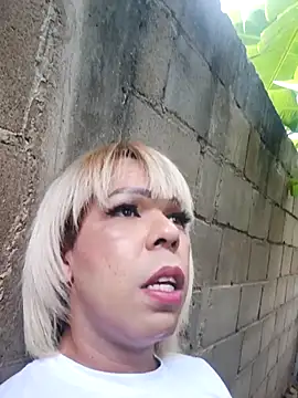 blondebitchlitle online show from December 4, 1:20 pm