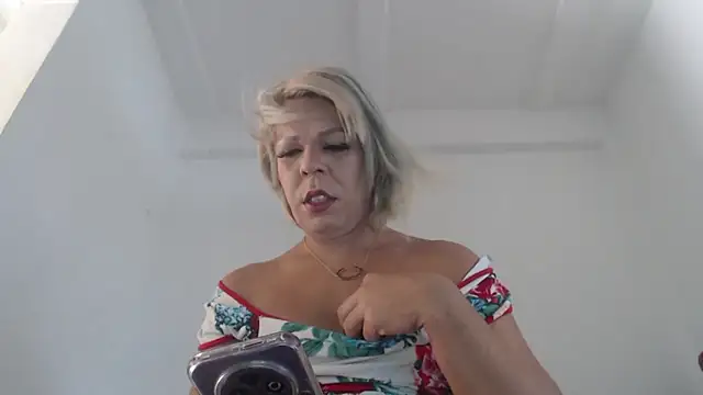 blondebitchlitle online show from January 9, 1:47 pm