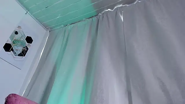 LaylaJewel online show from January 5, 5:27 pm