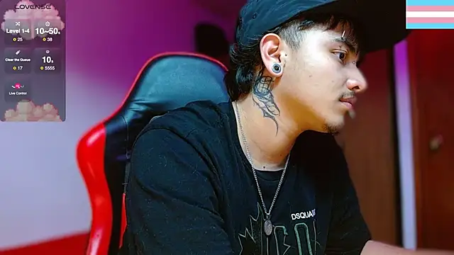 Snapshot of Hgp3riodictabl3 chatting on December 15, 5:01 am Hgp3riodictabl3 online show from December 15, 5:01 am