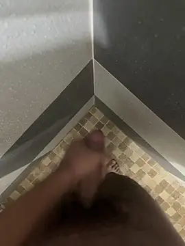 Snapshot of mylovetr1 chatting on January 5, 4:14 am mylovetr1 online show from January 5, 4:14 am