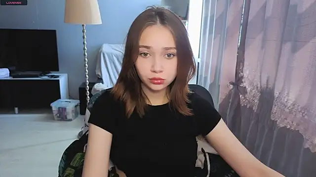 SweetLinaa online show from June 6, 7:57 am