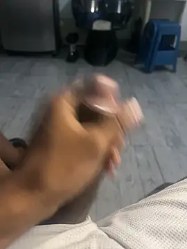 Snapshot of ruiz_jhoe0514 chatting on September 30, 12:43 pm ruiz jhoe0514 online show from September 30, 12:43 pm