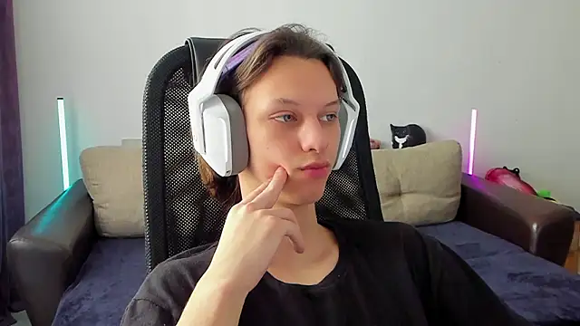 Ostin meow online show from March 2, 5:08 am