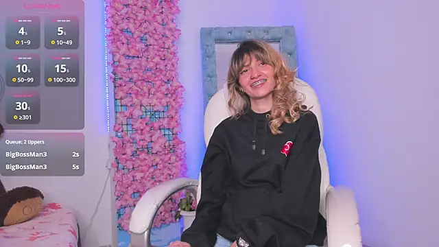 Snapshot of summer_sweet_ chatting on January 10, 4:22 am summer sweet online show from January 10, 4:22 am