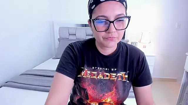 Camilaa bueno online show from April 16, 12:11 am