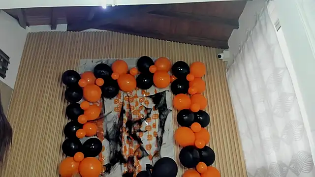 Any topless online show from November 1, 11:01 am