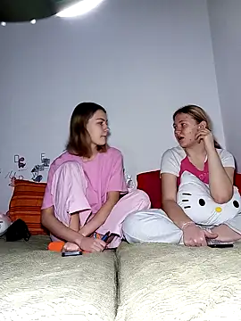 ella grays online show from February 15, 5:09 pm