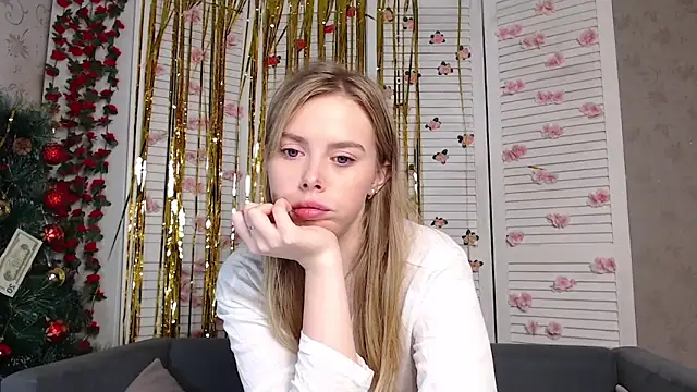 sofiaa here online show from December 17, 12:16 am