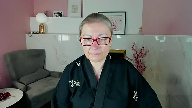 AlexandraKind online show from October 25, 1:40 pm