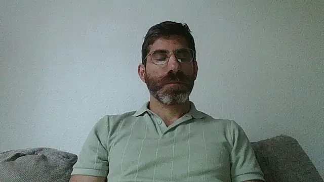 Snapshot of alcatraz009 chatting on October 13, 6:24 am alcatraz009 online show from October 13, 6:24 am