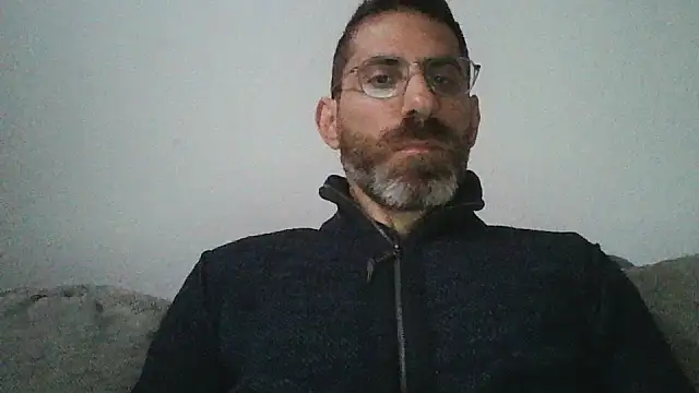 Snapshot of alcatraz009 chatting on October 20, 6:36 am alcatraz009 online show from October 20, 6:36 am