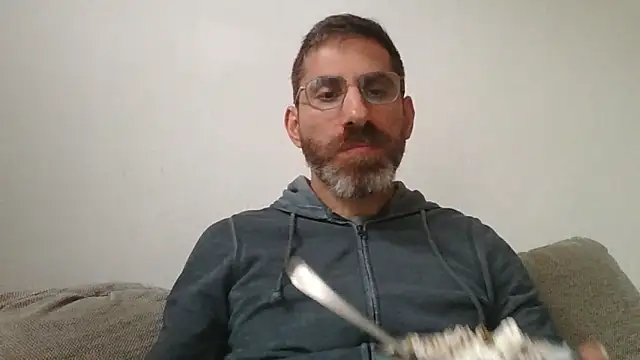 Snapshot of alcatraz009 chatting on October 22, 9:20 am alcatraz009 online show from October 22, 9:20 am