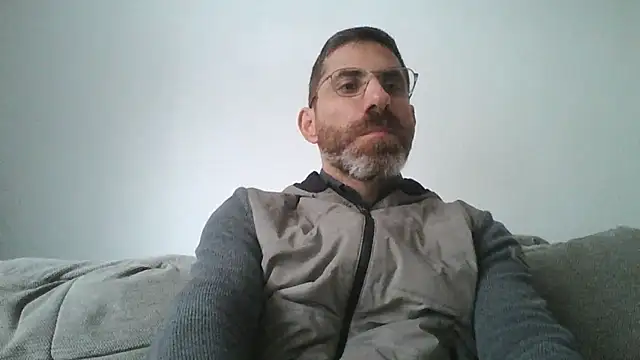 Snapshot of alcatraz009 chatting on October 23, 6:56 am alcatraz009 online show from October 23, 6:56 am