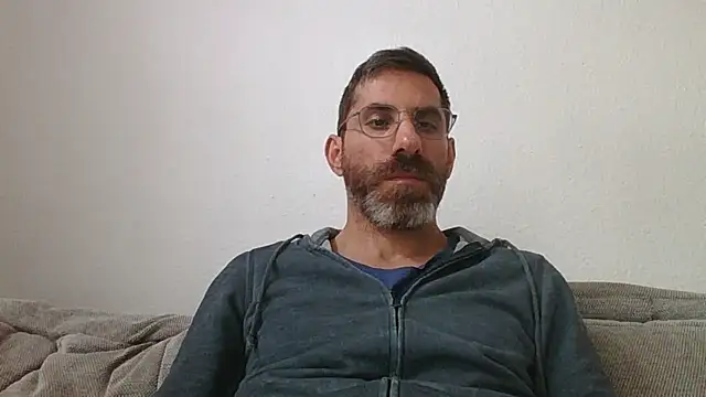 Snapshot of alcatraz009 chatting on October 27, 12:31 pm alcatraz009 online show from October 27, 12:31 pm