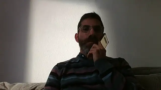 Snapshot of alcatraz009 chatting on November 3, 7:42 am alcatraz009 online show from November 3, 7:42 am