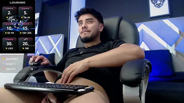 Snapshot of Tommidubois chatting on December 22, 3:11 pm Tommidubois online show from December 22, 3:11 pm