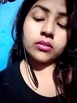 Snapshot of Love-Veronica chatting on February 3, 6:13 pm Love-Veronica online show from February 3, 6:13 pm